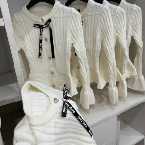 áo cardigan trắng nữ