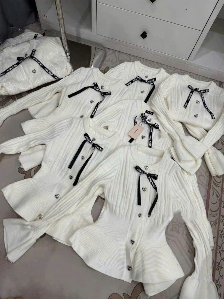 áo cardigan trắng nữ