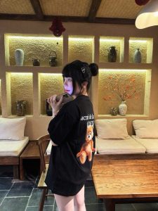 Áo phông họa tiết Tom and Jerry