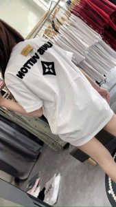 Áo thun LV logo thêu form rộng